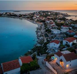 4 Bedroom Villa with Pool near Milna, Brac Island Sleeps 8 